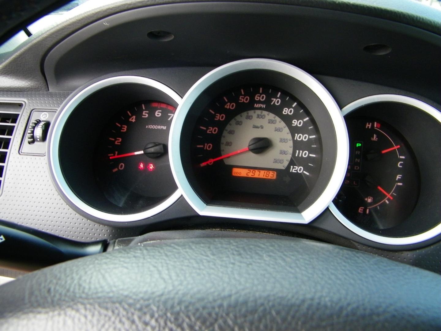 2007 Maroon /Grey Toyota Tacoma PreRunner Access Cab V6 2WD (5TETU62N87Z) with an 4.0L V6 DOHC 24V engine, Automatic transmission, located at 4000 Bee Ridge Road, Sarasota, FL, 34233, (941) 926-0300, 27.298664, -82.489151 - Photo#20